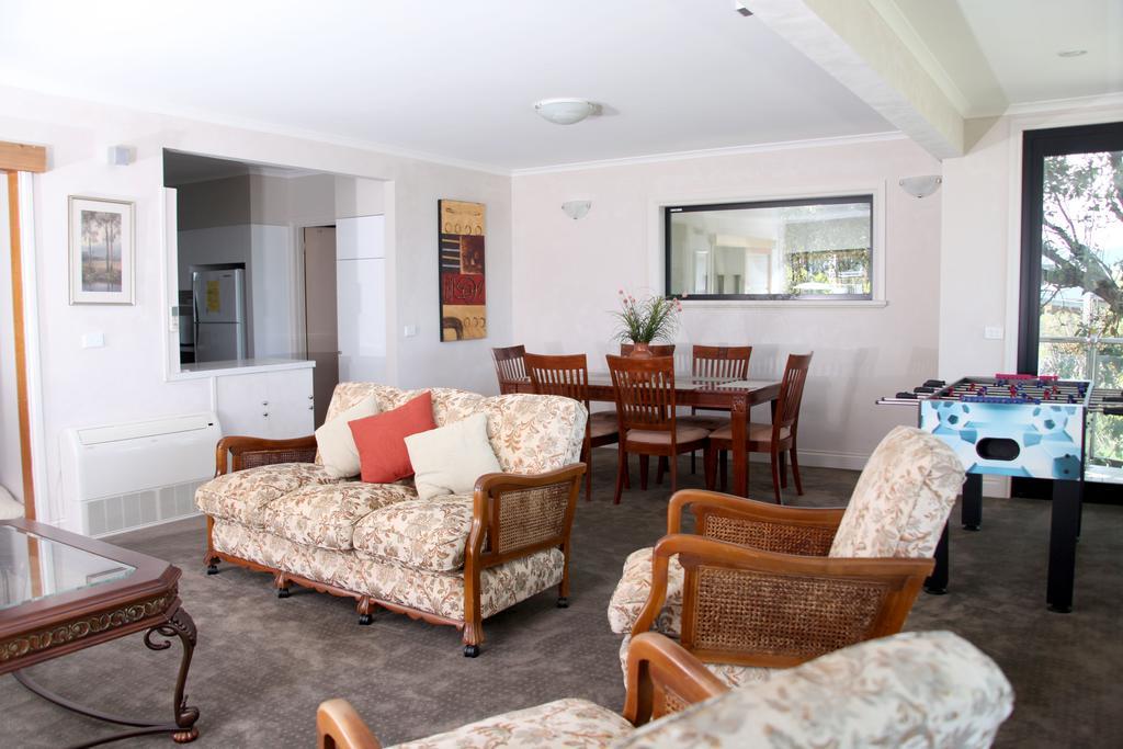 Beachside Entertainer Apartment Apollo Bay Room photo